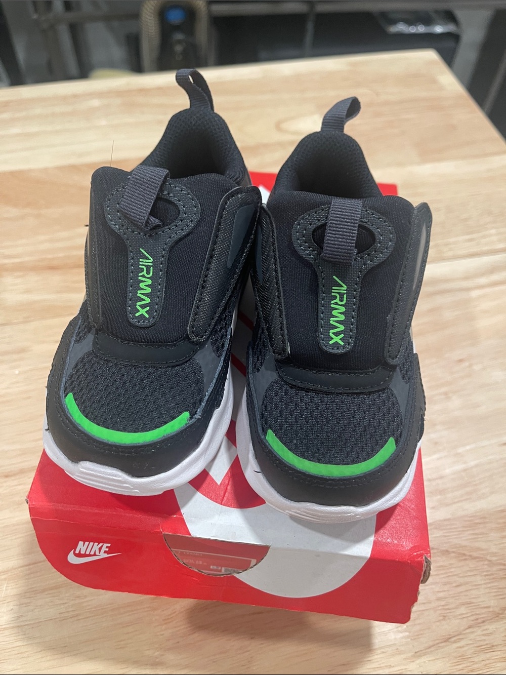 Nike Kids Air Max Bolt Slip-On Sneakers in Black and Green 7 Toddler
